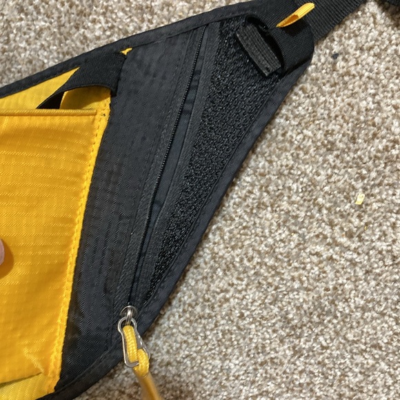 3 for $33 Vintage SALOMON runners belt bag - Picture 7 of 12